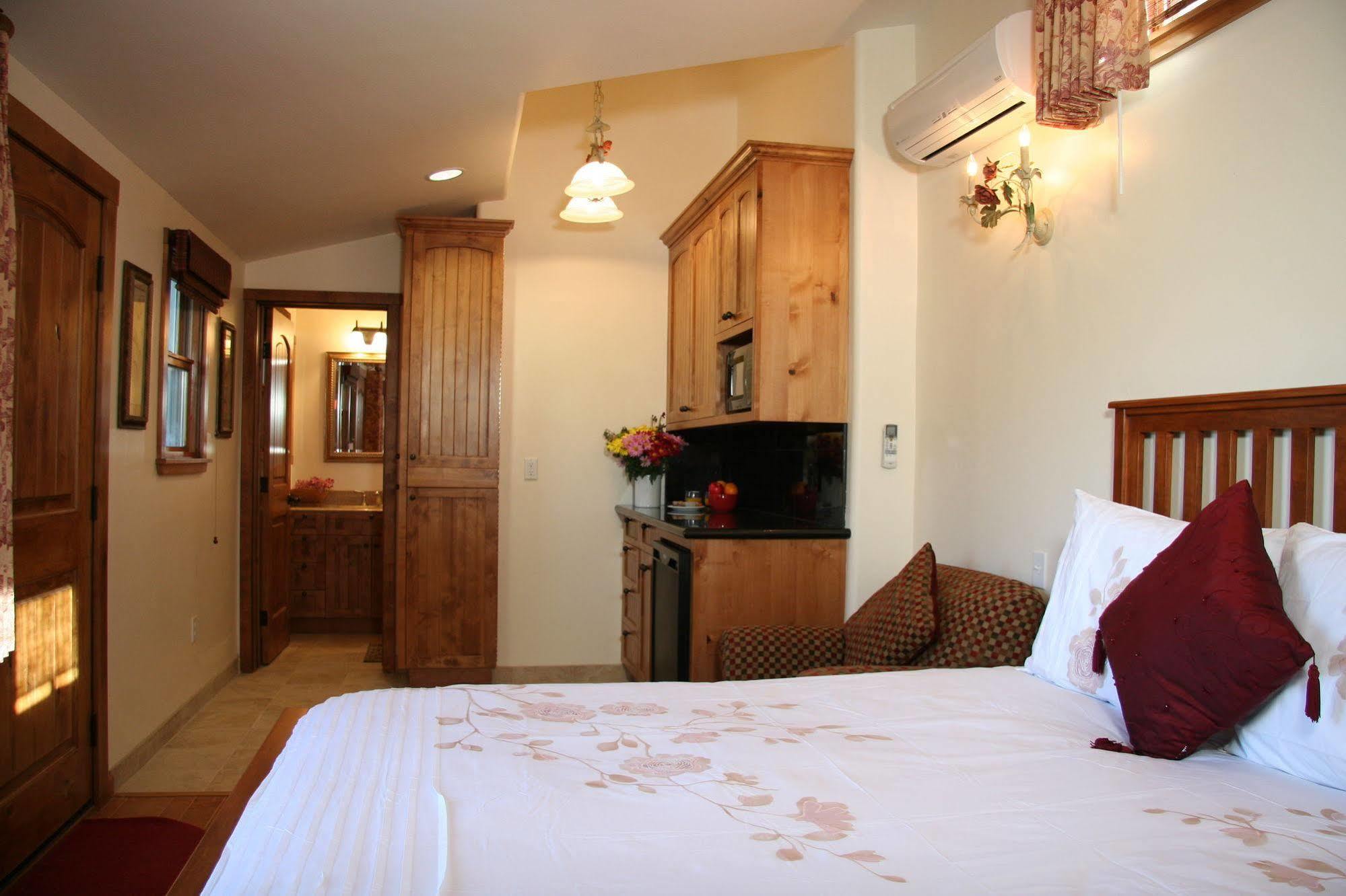 Ojai Retreat & Inn Buitenkant foto